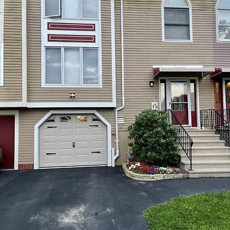 Full House/Heart Of Worcester Exterior photo