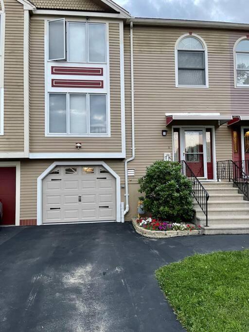 Full House/Heart Of Worcester Exterior photo